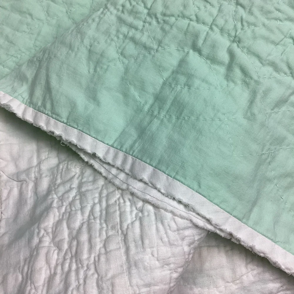 Vintage hand stitched quilt - Picture 8 of 10